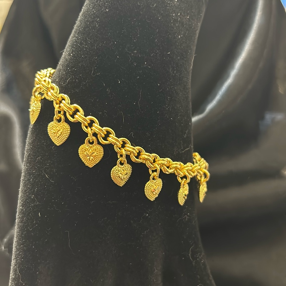 Gold Heart Hanging Charm Bracelet